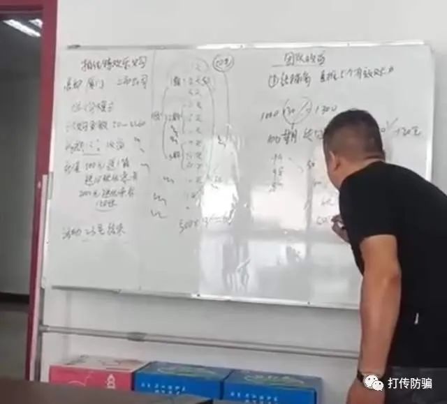 DƬ